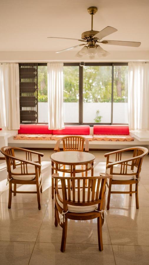 Villa Angelou - Sunlit Beach Getaway With Pool And Wifi Belle Mare Esterno foto