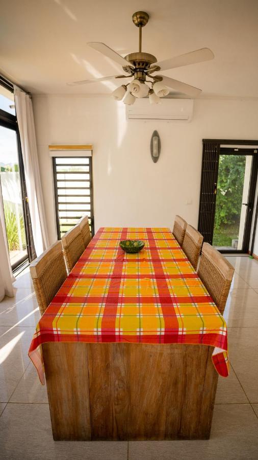 Villa Angelou - Sunlit Beach Getaway With Pool And Wifi Belle Mare Esterno foto