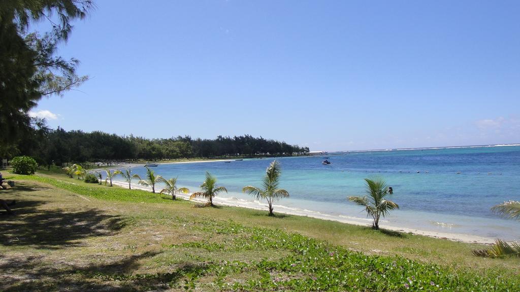 Villa Angelou - Sunlit Beach Getaway With Pool And Wifi Belle Mare Esterno foto